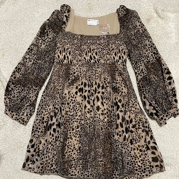 ASOS Dresses & Skirts - NWOT- ASOS- 6P. Animal Print Pleated Mini Dress